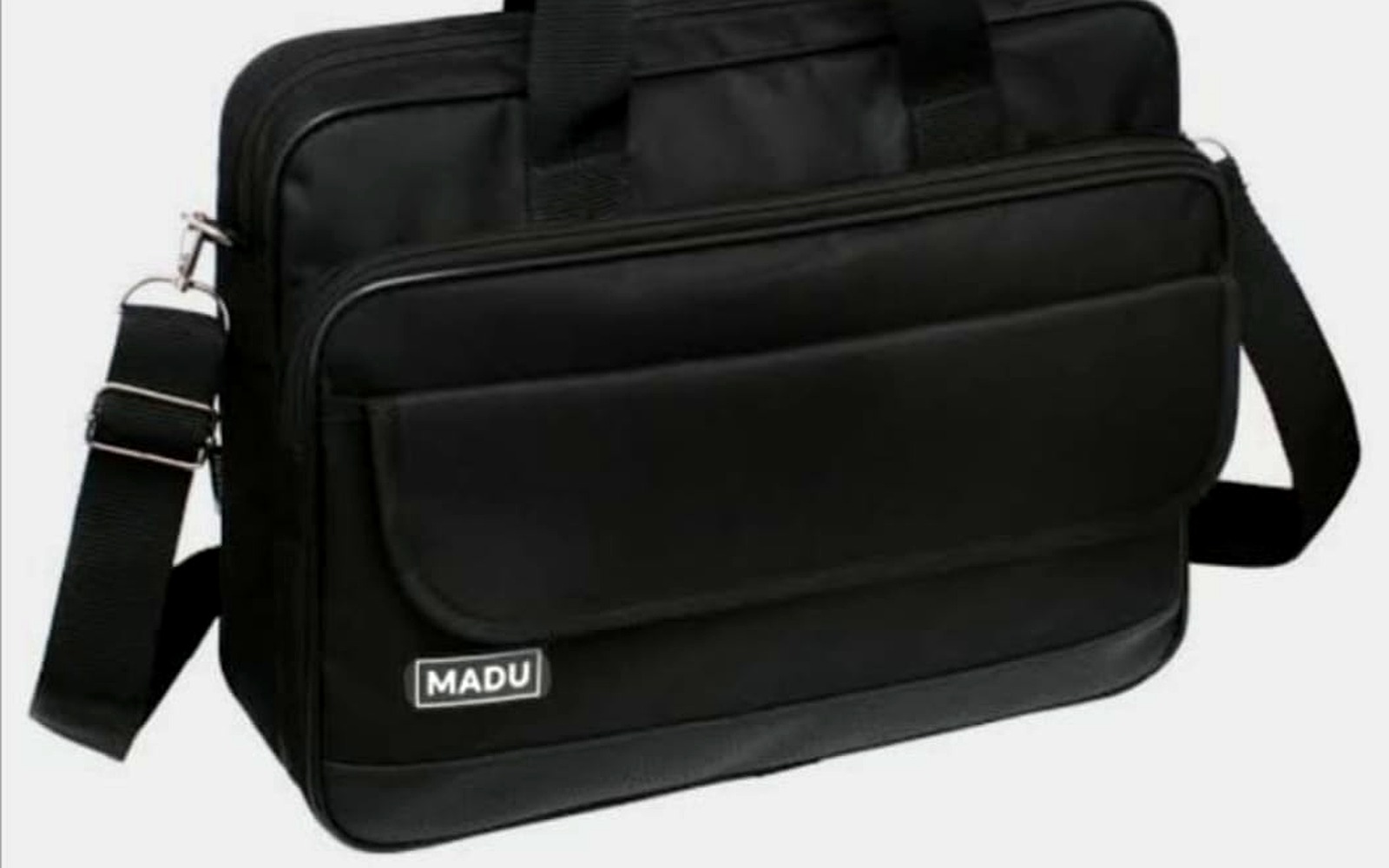 Portafolio corporativo con bolsillo frontal y correa